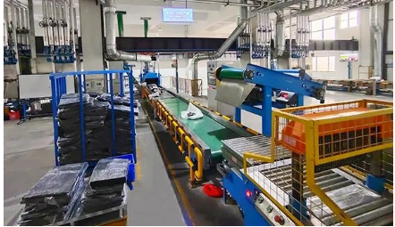 項(xiàng)目備案產(chǎn)品產(chǎn)能為年產(chǎn)10萬(wàn)噸混煉膠、3萬(wàn)噸預(yù)分散母膠粒、9萬(wàn)噸橡膠、橡塑制品(2000萬(wàn)件/套)。計(jì)劃分兩期建設(shè)。